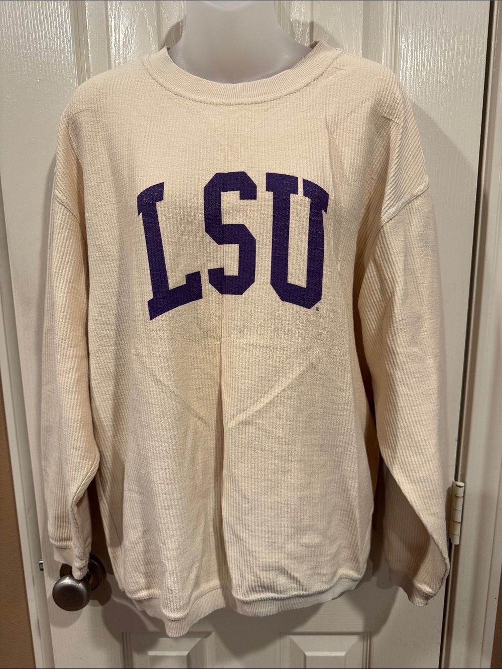 Chicka-d Waffle Top with “LSU” graphic. 
Sz Small